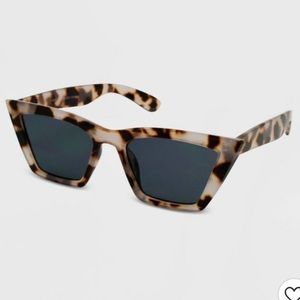 Tortoise Shell Cat eye sunglasses